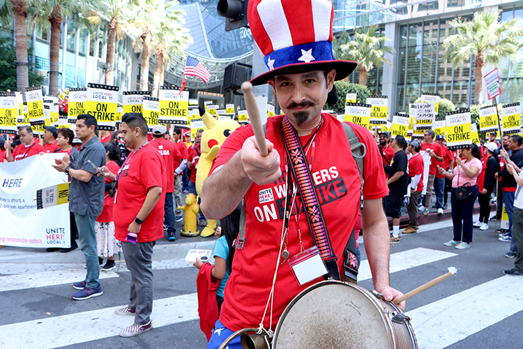 Hotel Workers' Strike in Los Angeles Disrupts Holiday Weekend - The New  York Times